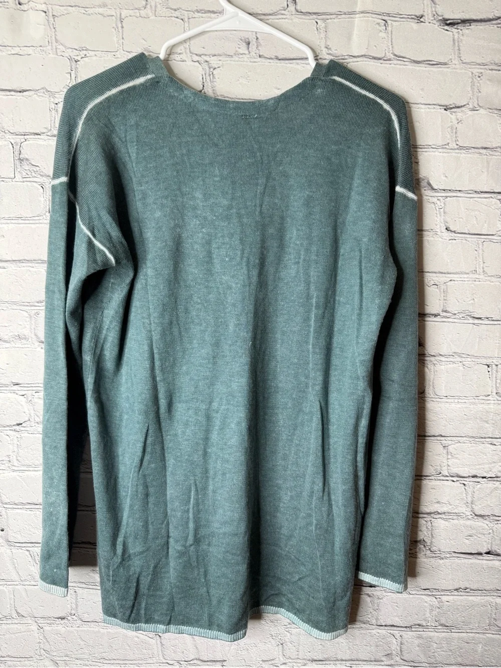 Lululemon cashlu v neck sweater size 6
